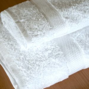 Luxury Quality White Towels (600GSM)